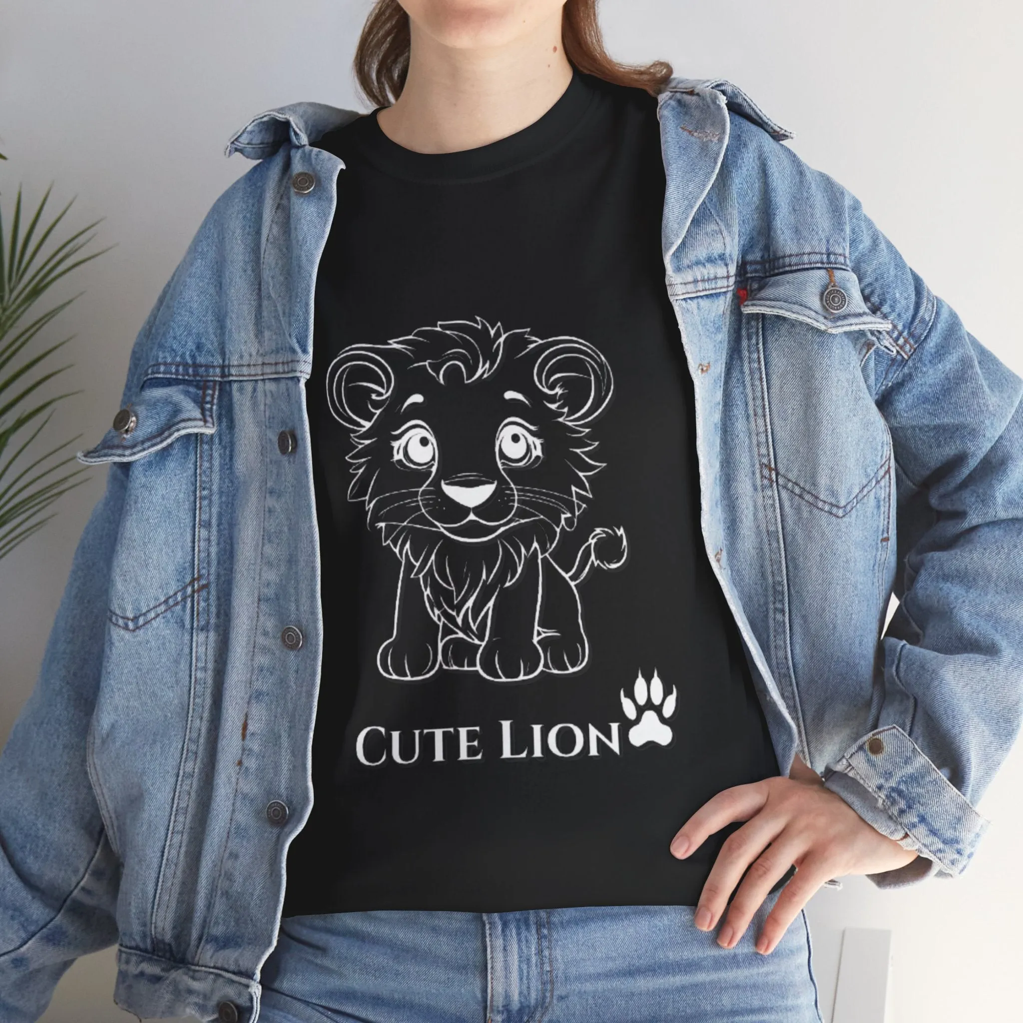 Cute Lion design Unisex Heavy Cotton Tee