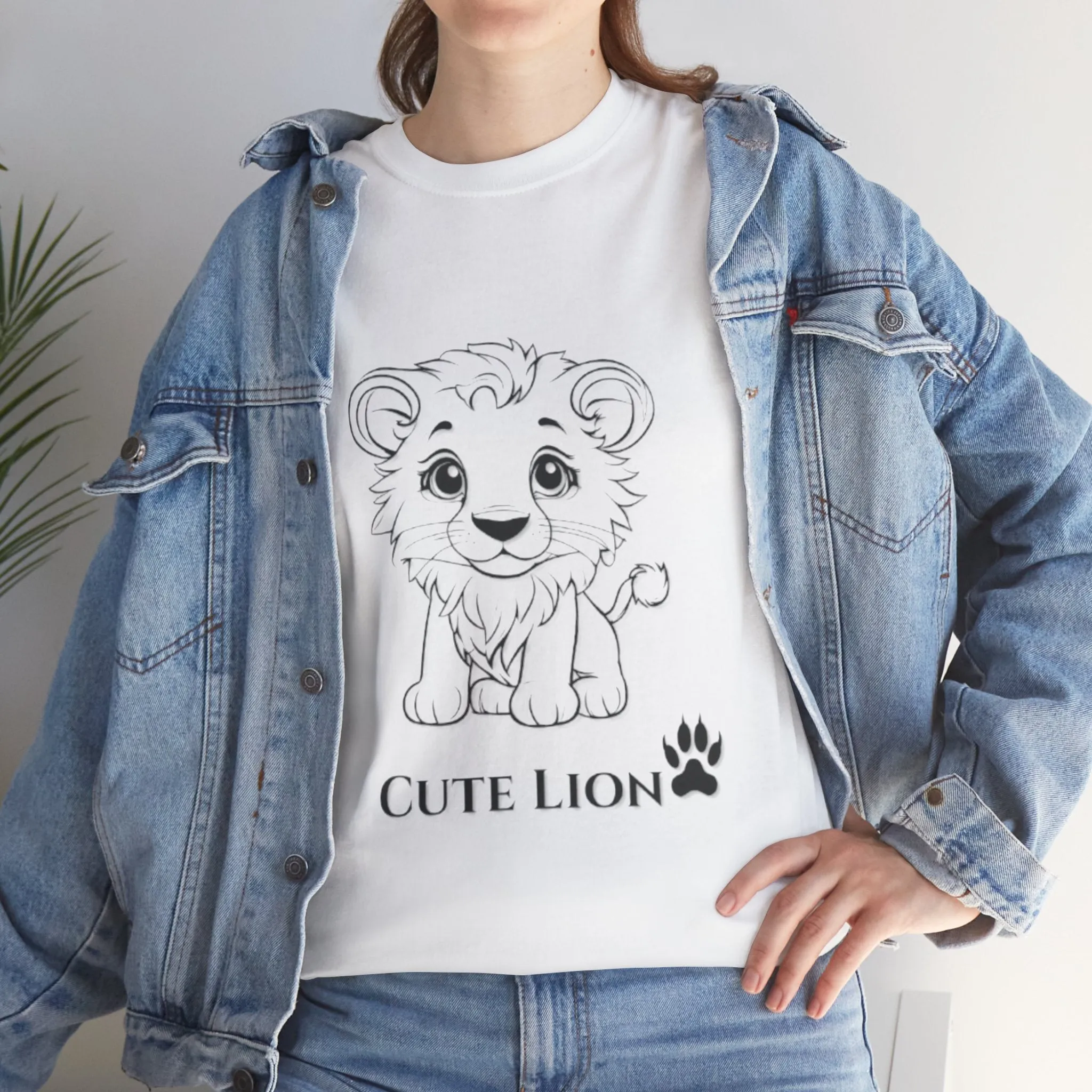 Cute Lion design Unisex Heavy Cotton Tee