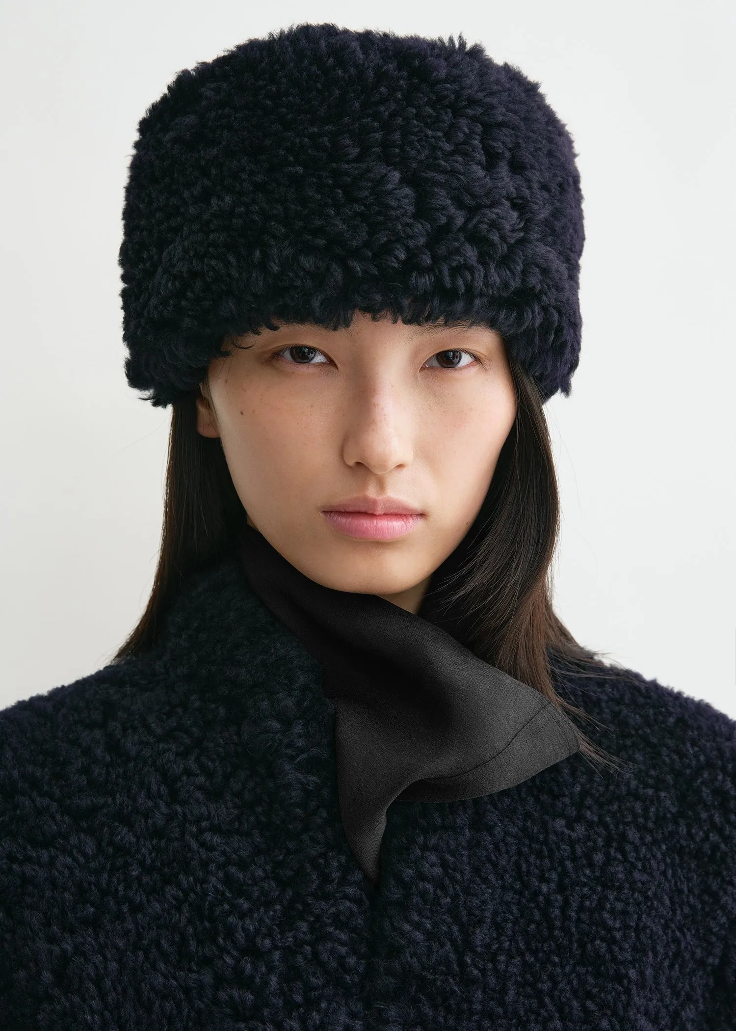 Navy Shearling Pillbox Hat - Stylish Winter Accessory for Men/Women